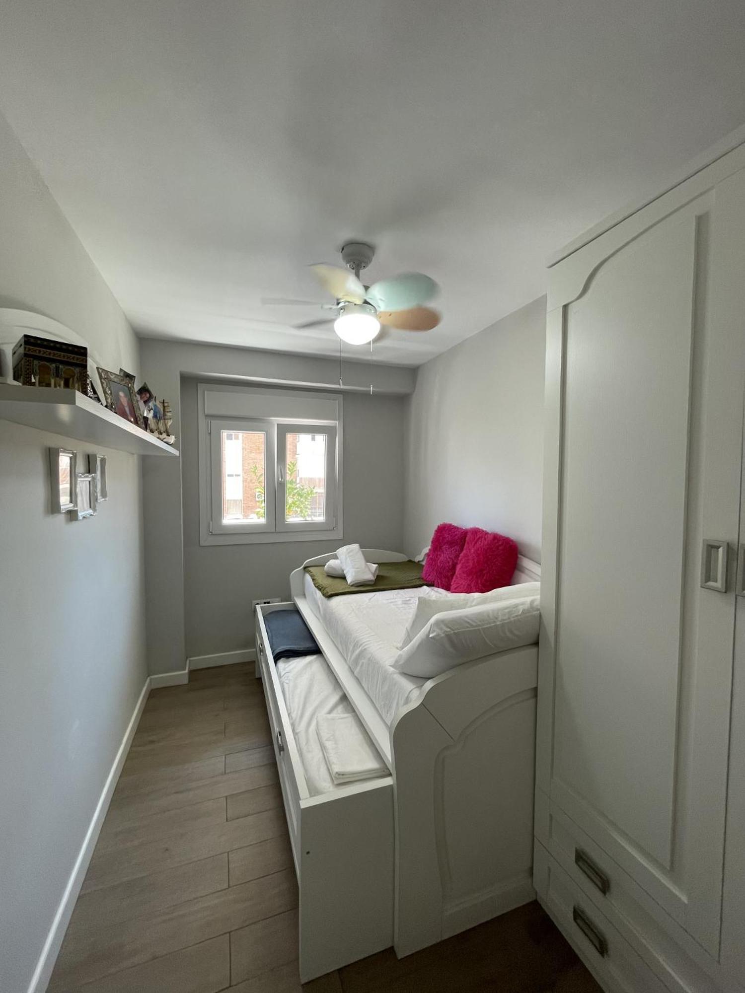 Cozy Room In Stylish Flat Just Steps From The Beach Cádiz Exteriér fotografie