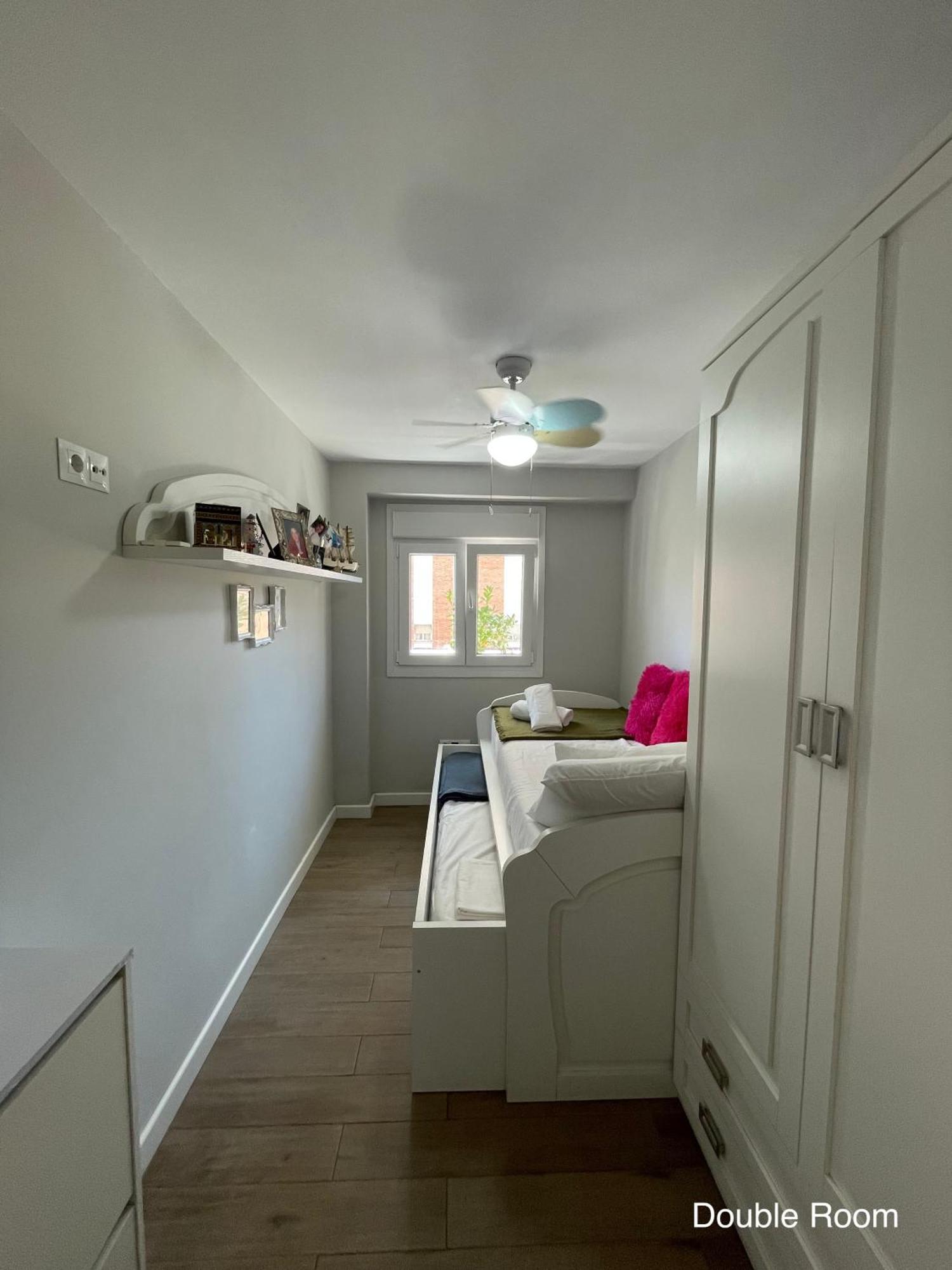 Cozy Room In Stylish Flat Just Steps From The Beach Cádiz Exteriér fotografie