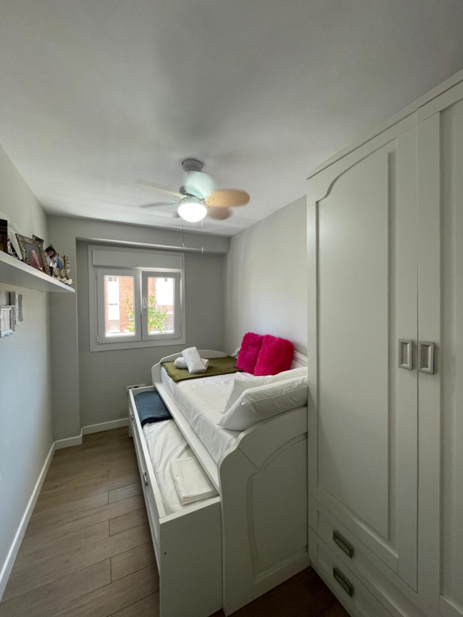 Cozy Room In Stylish Flat Just Steps From The Beach Cádiz Pokoj fotografie